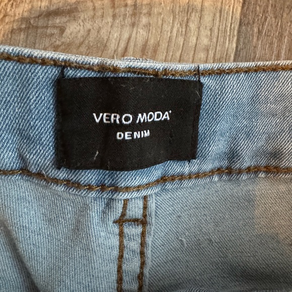 Very Moda Denim Shorts - Picture 2 of 3